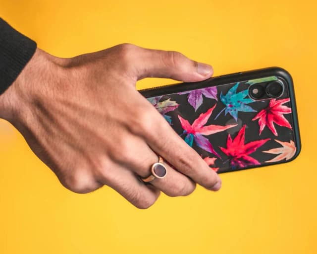 Etui na telefon – modny dodatek i skuteczna ochrona przed uszkodzeniami Etui na telefon – modny dodatek i skuteczna ochrona przed uszkodzeniami